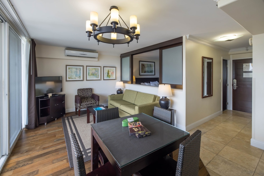 Condo, 1 Bedroom, City View - Photo 4