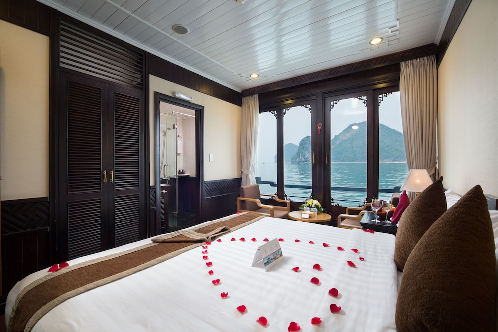 Family Room (Deluxe for 2 boat) photo 3
