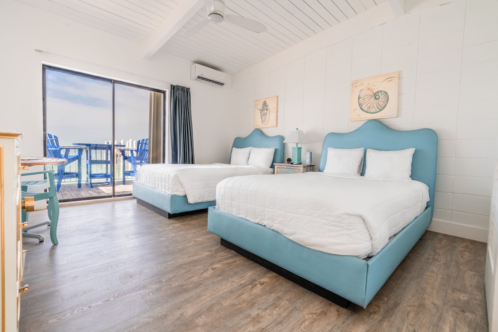 Standard Room, 2 Double Beds, Patio, Sea View photo 1