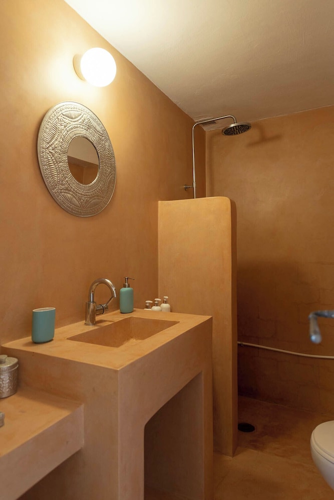 Family House, 2 Bedrooms, Sea View, Courtyard Area photo 3