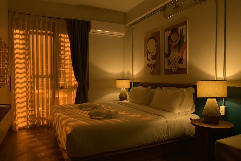 Deluxe Room - Photo 2