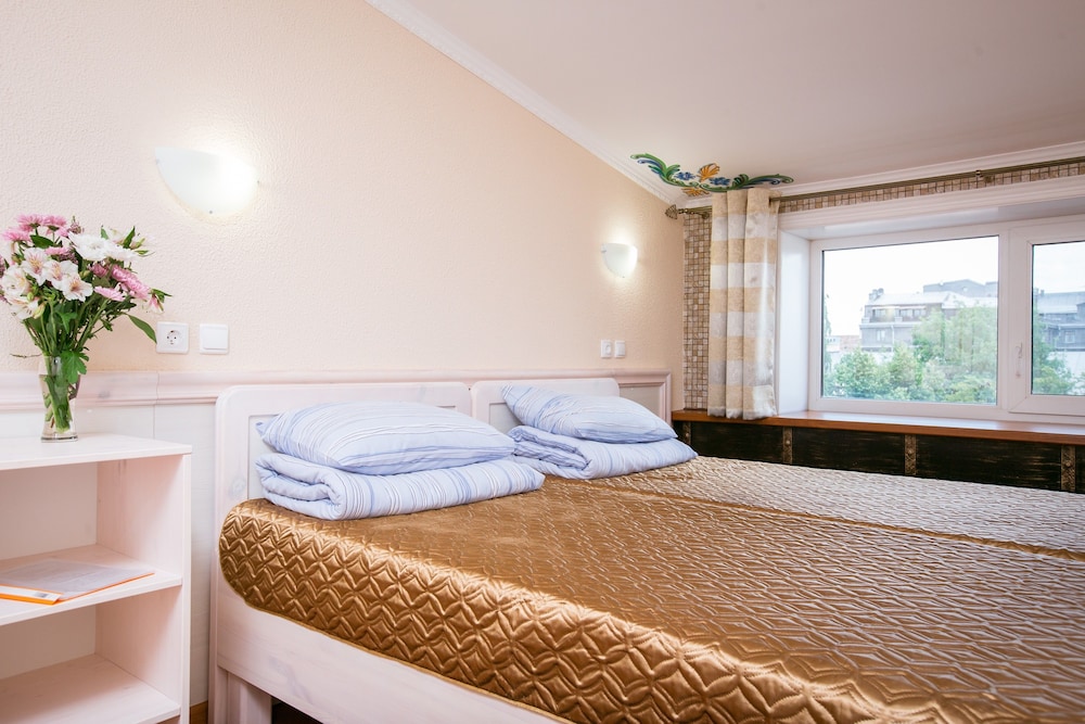 Economy Room, 2 Twin Beds, Courtyard View, Courtyard Area photo 1