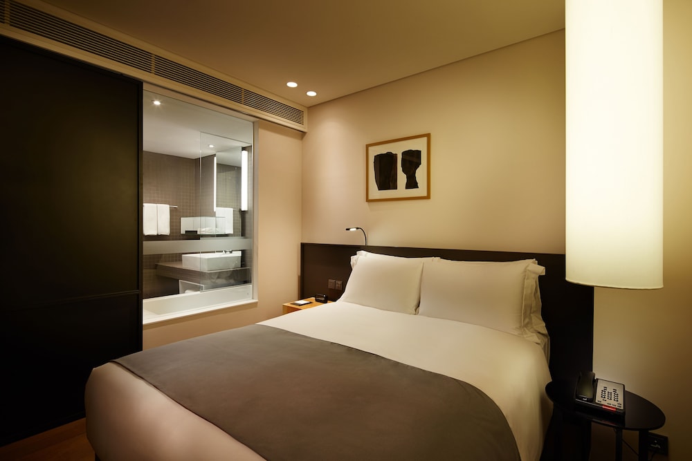 [KTO Visit Korea Giveaway] Deluxe Double Room + Kingdom Friends Character (2pc) + Leaflet