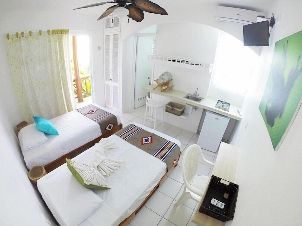 Studio, 2 Twin Beds