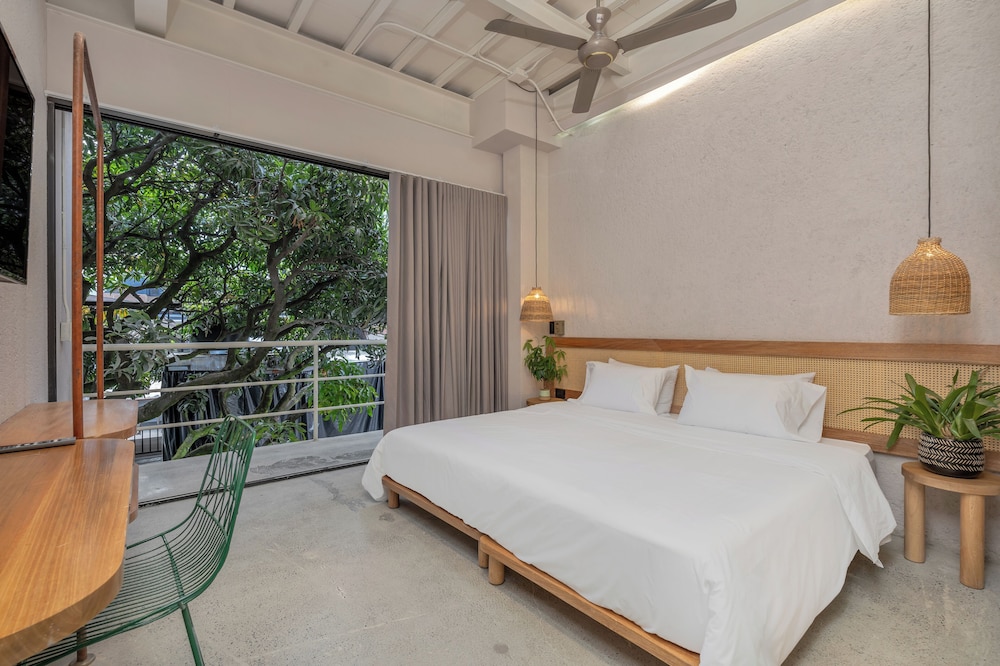 Deluxe Studio Suite (308)