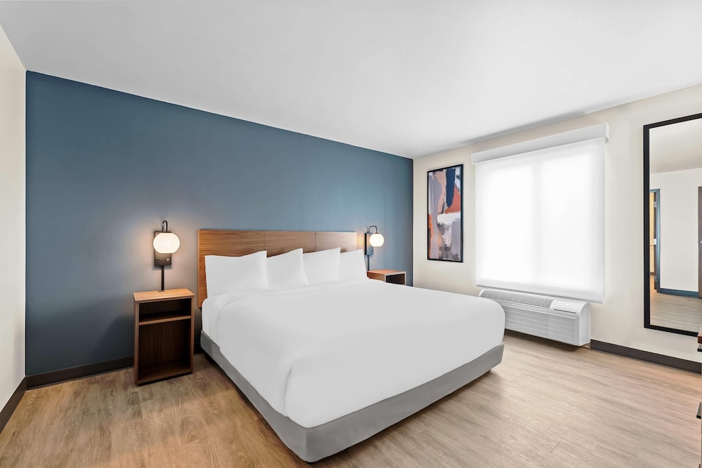 Suite, 1 Bedroom, Non Smoking (Roll-In Shower)