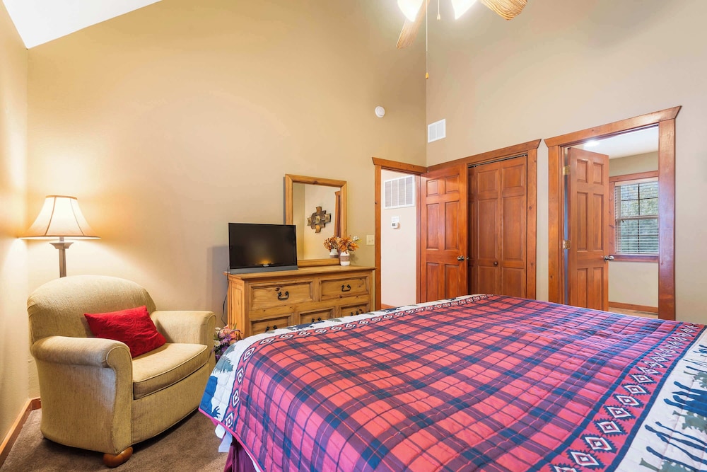 Cabin, Multiple Beds, Patio, Mountain View (Creekside) photo 1