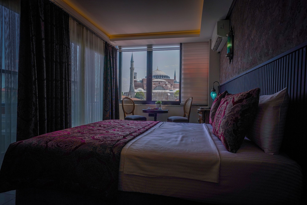 Suite with Balcony photo 1