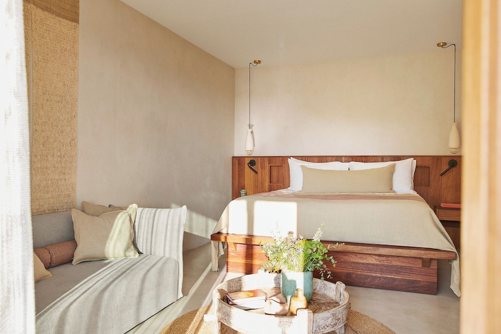 Deluxe Room, Partial Sea View