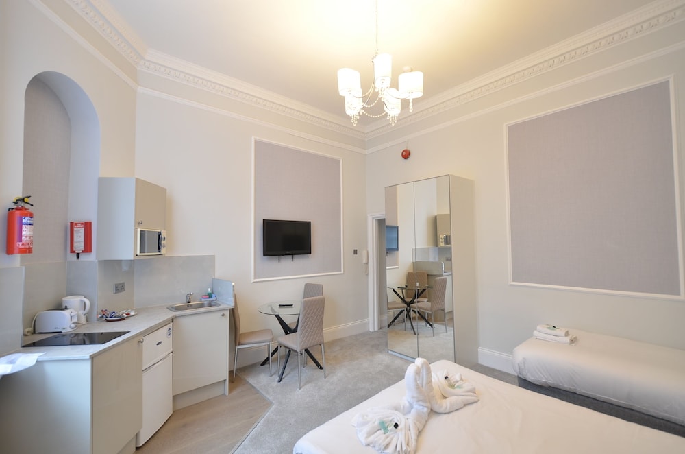 Studio, Ensuite, Courtyard View (Triple Air-condition) photo 1