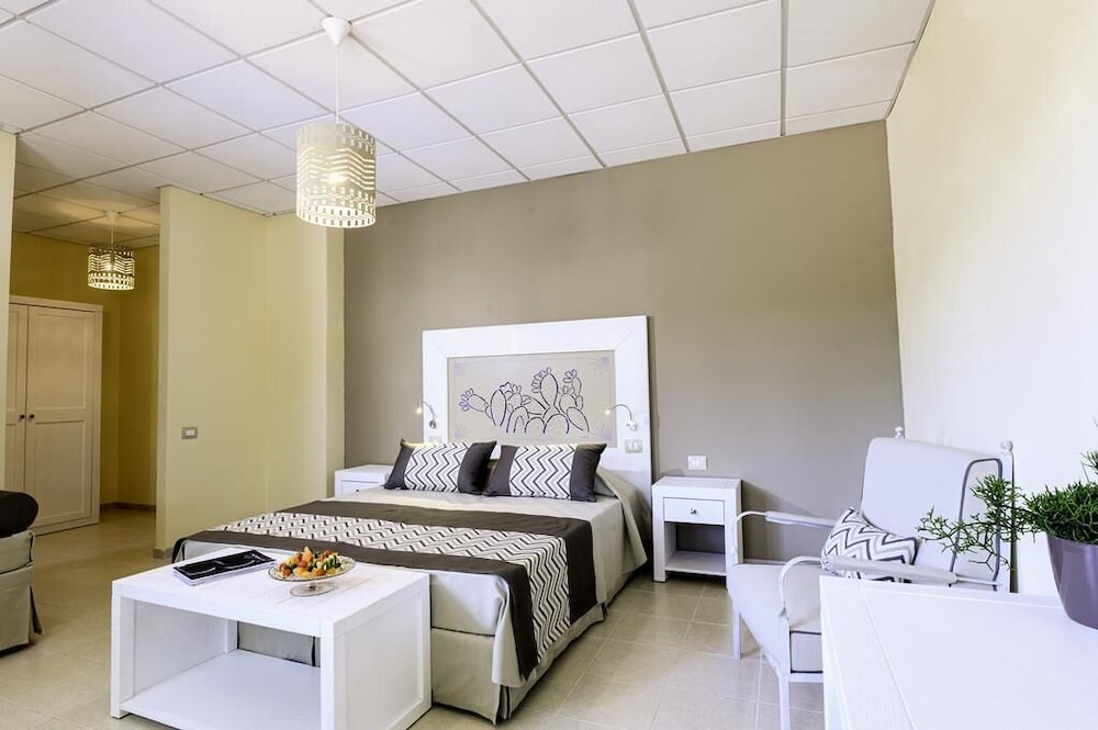 Double or Twin Room - Photo 1