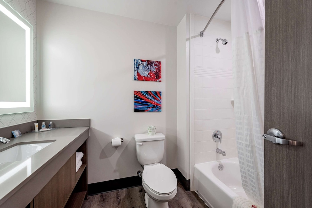 Suite, 2 Queen Beds, Non Smoking - Photo 2
