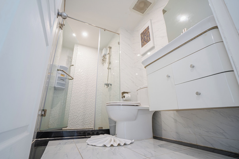 2 Bedroom Grand - Photo 2