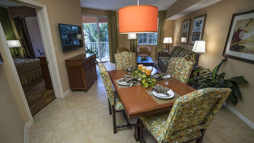 Deluxe Two Bedroom Suite - Photo 4