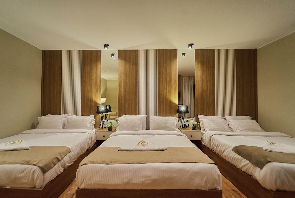 Luxury Suite photo 2