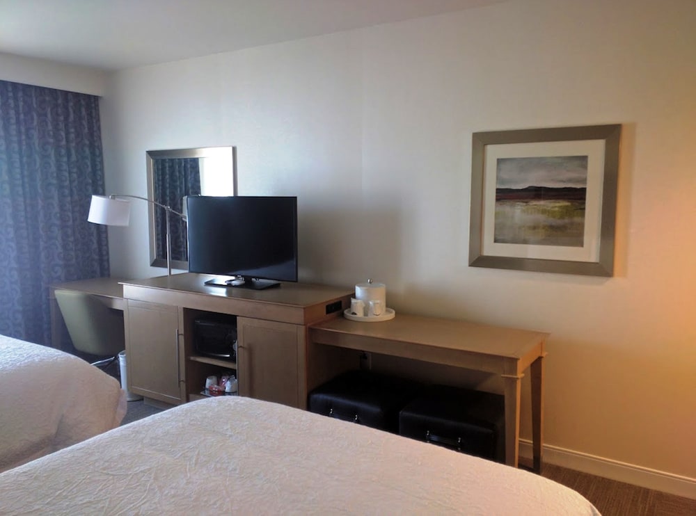 Room, 2 Queen Beds, Non Smoking, Refrigerator & Microwave - Photo 2