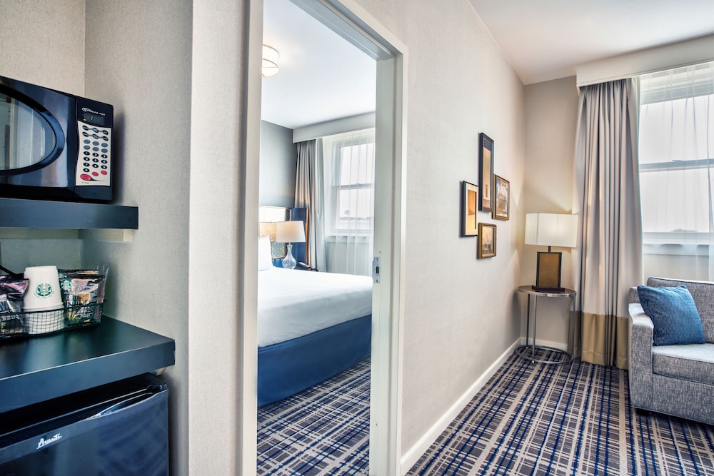Suite, Multiple Beds - Photo 1