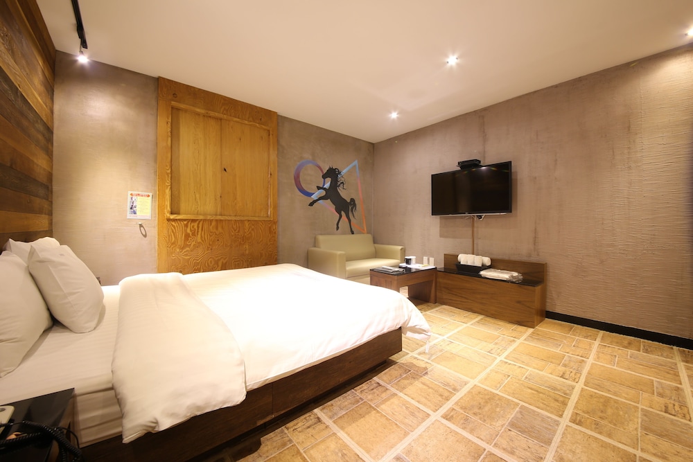 Suite, Jetted Tub photo 3