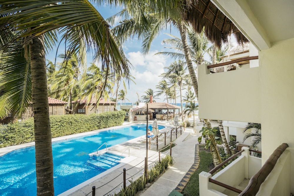 Pool View Room - King Bed - Photo 1