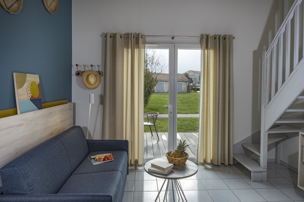 House, 1 Bedroom - Photo 1