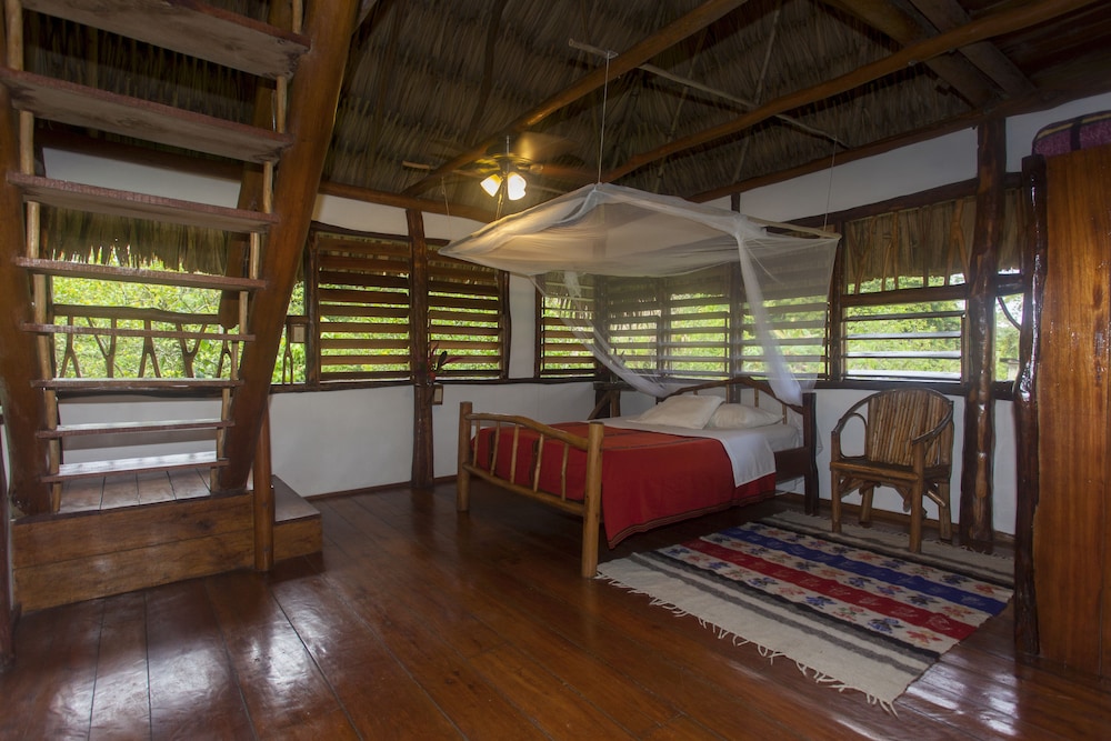 Family Cabin, Multiple Beds, River View, Overwater photo 1