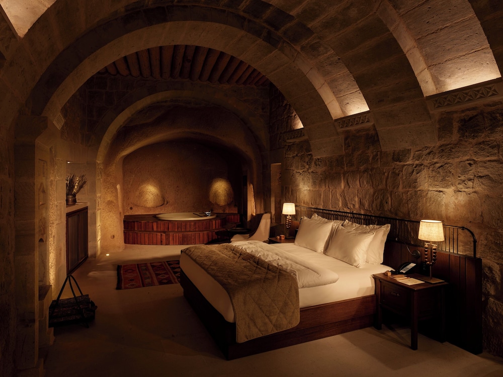 Jacuzzi Suite - Photo 2