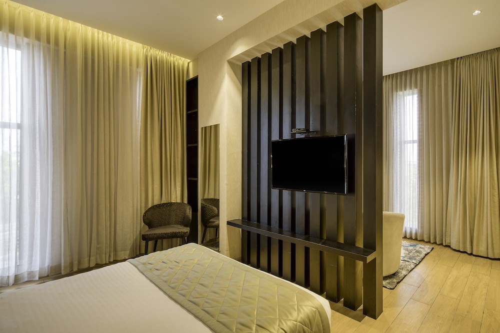 Family Room photo 3