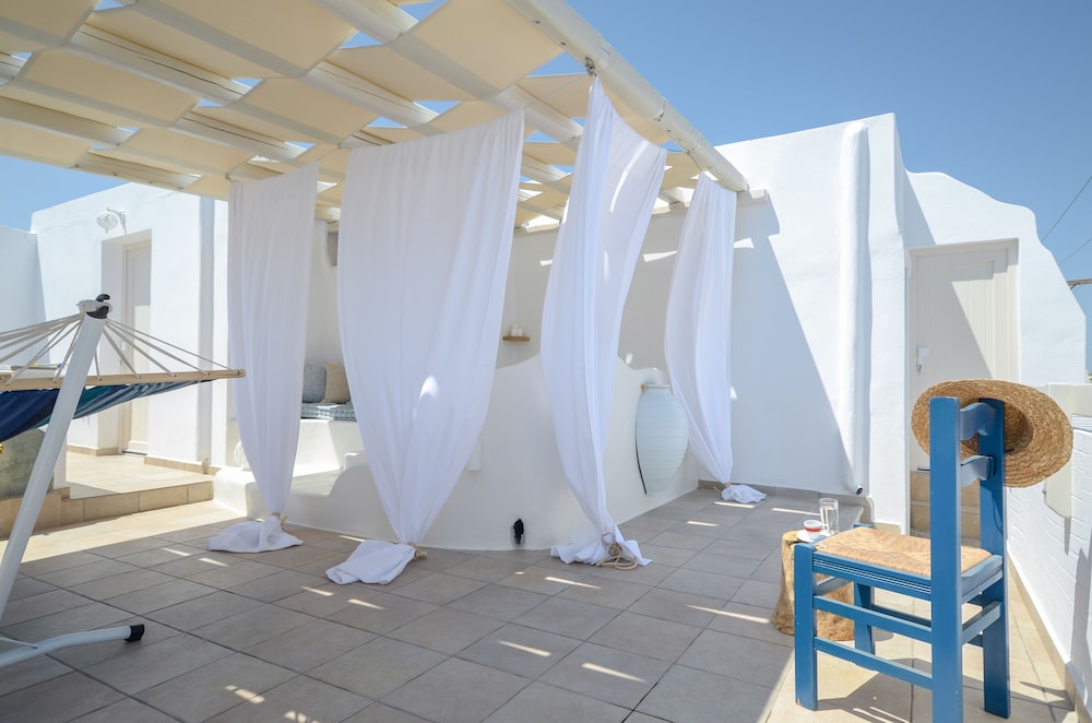 Suite (Top Floor with Outdoor Hot Tub) photo 2