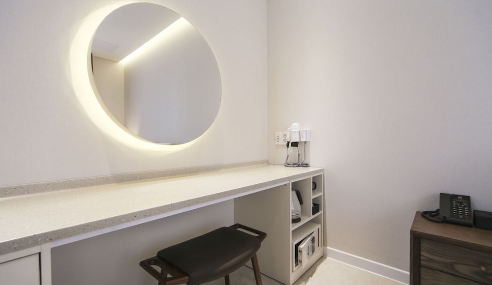 Suite - Photo 7
