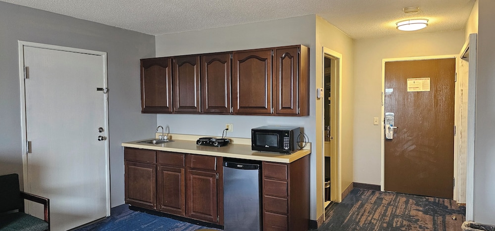 Studio King with Kitchenette
