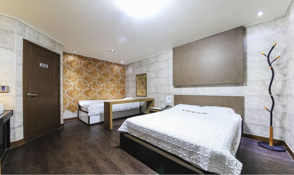 Standard Twin Room photo 2