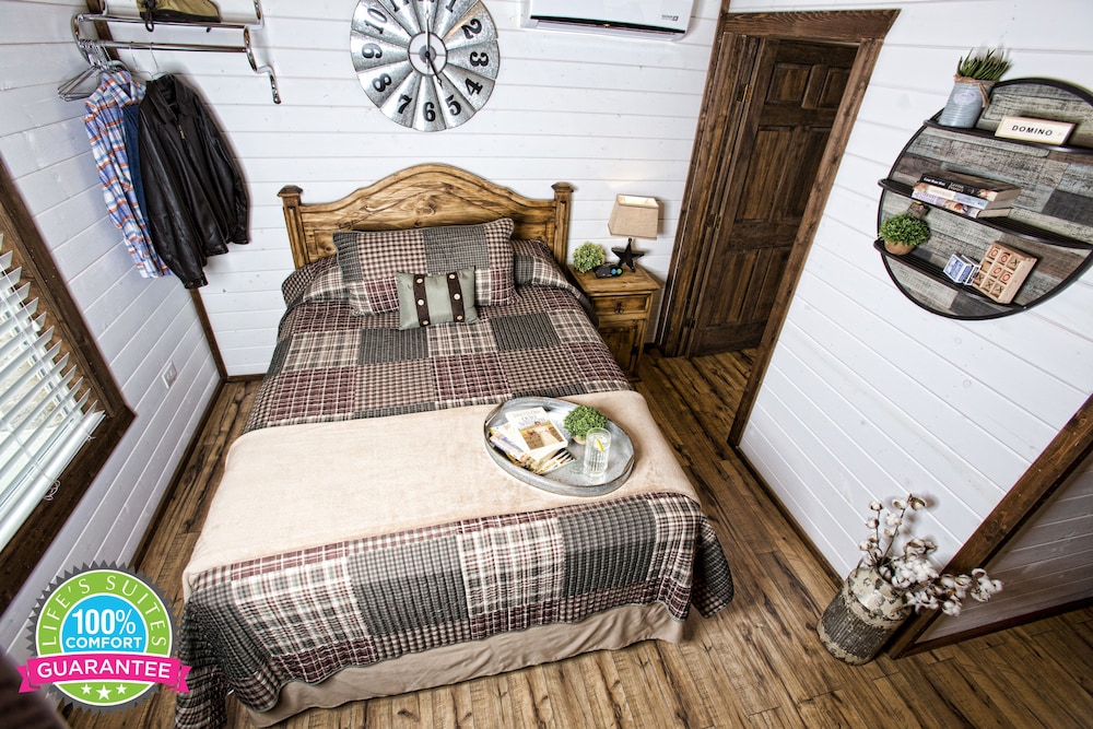 Junior Suite, 1 Queen Bed photo 3