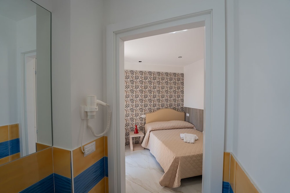 Standard Room, 1 Bedroom, Non Smoking, Annex Building (via alcide DE GASPERI 45) - Photo 6