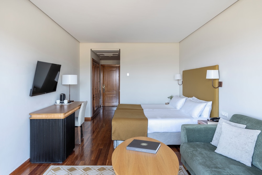Superior Twin Room, 2 Twin Beds - Photo 6