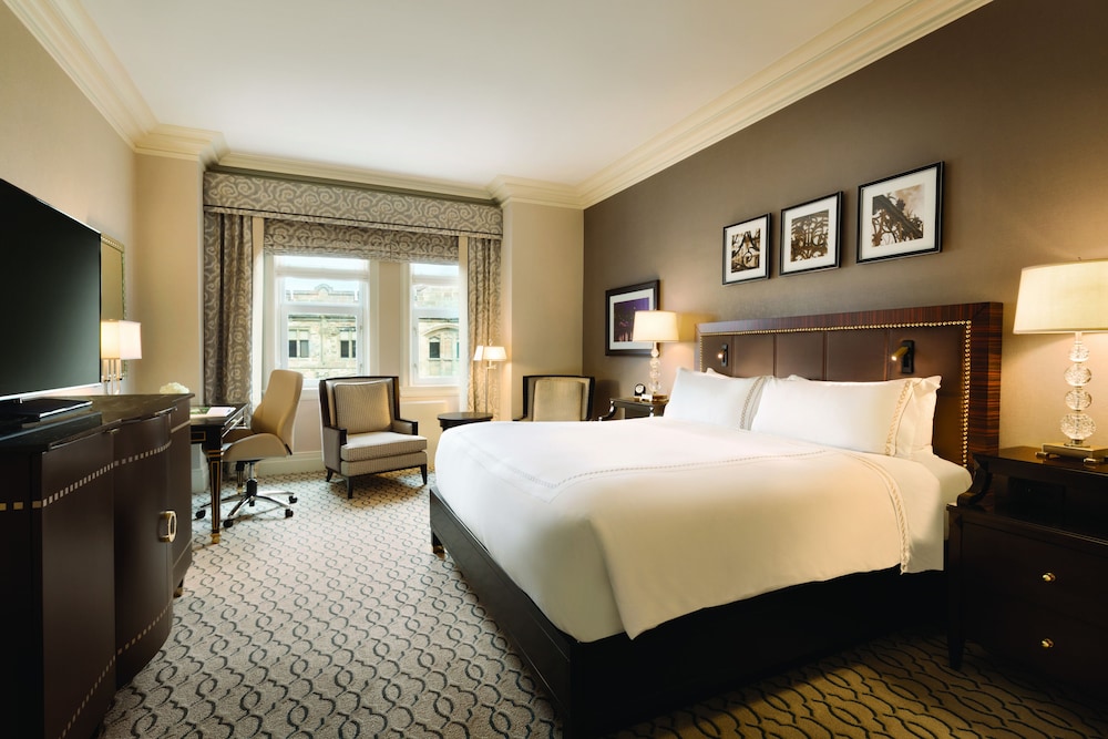 Fairmont Gold, Room, 1 King Bed - Photo 1