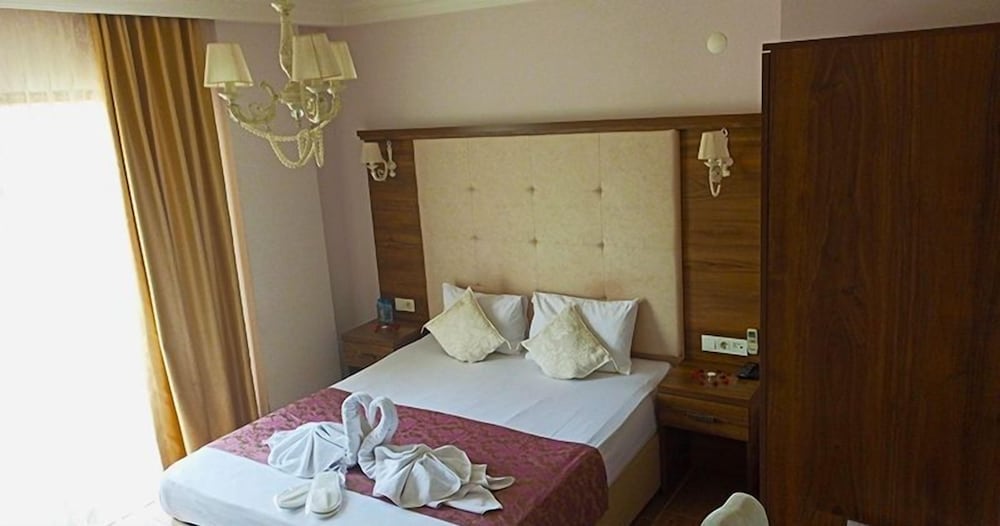 Economy Double Room, 1 Double Bed, Fireplace, Garden View photo 3
