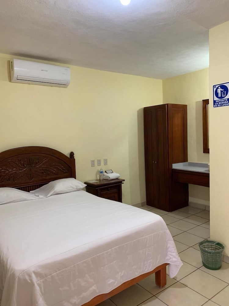 Standard Room photo 2