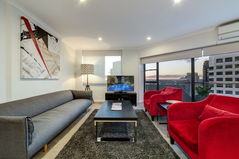 Executive Three Bedroom Apartment thumbnail 5