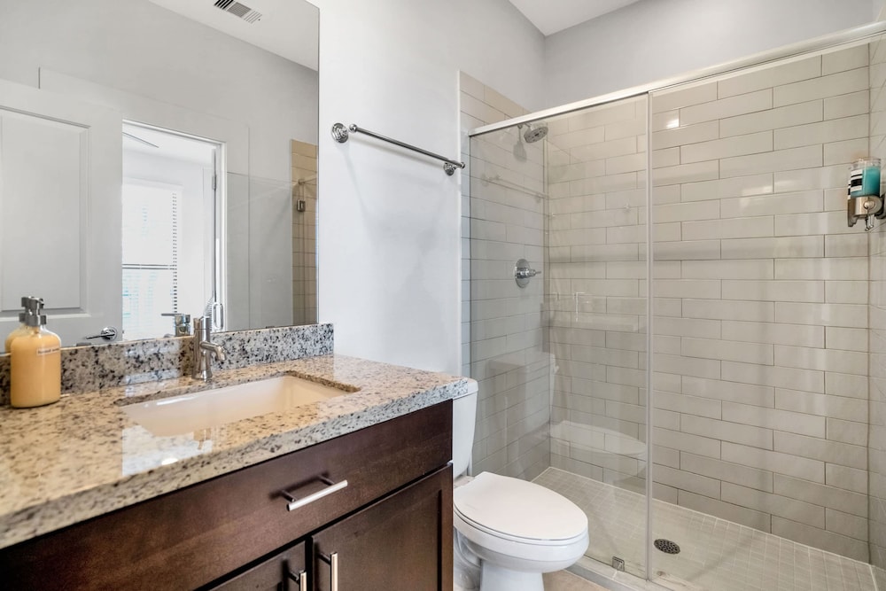 3BD HTX Luxe Home Fast Wi-fi Garage Location, Billede 4
