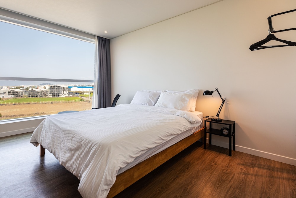 Superior Room, 1 Queen Bed, Non Smoking