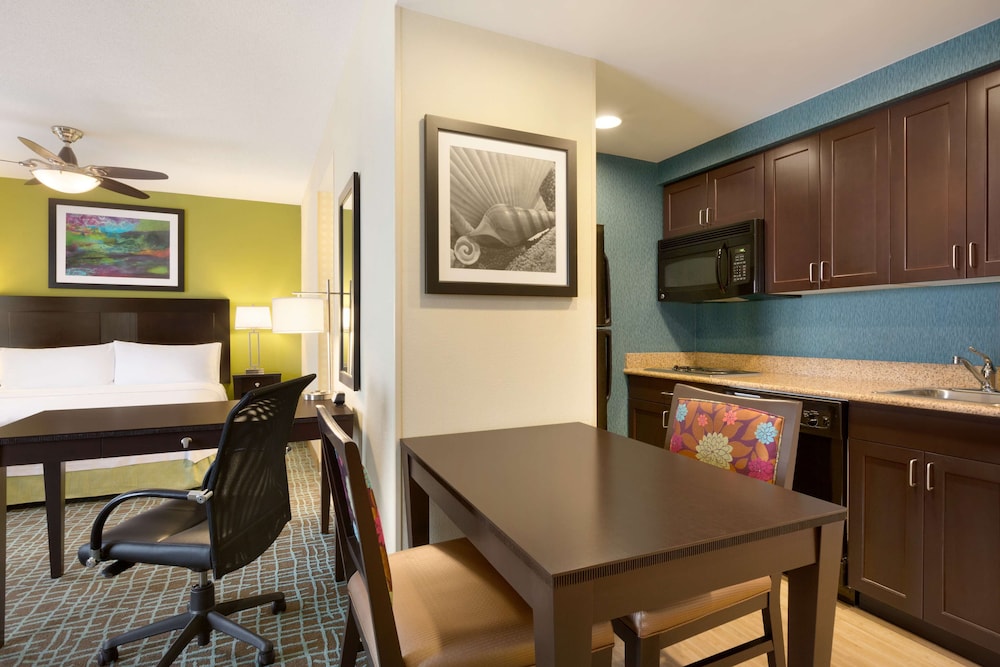 Suite, Accessible, Non Smoking - Photo 7
