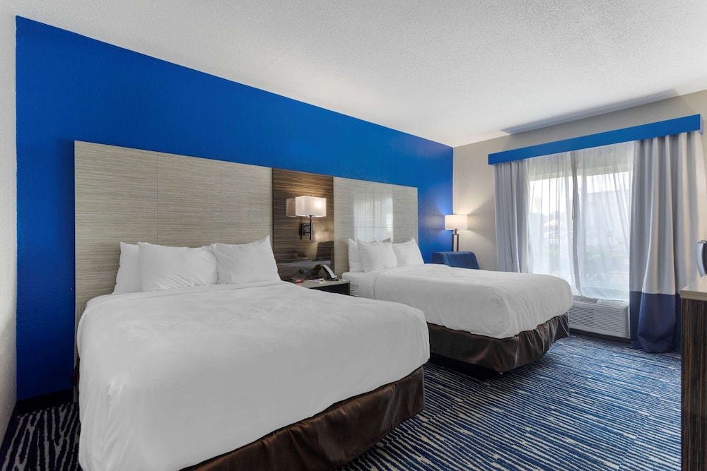 Standard Room, 2 Queen Beds, Non Smoking - Photo 1
