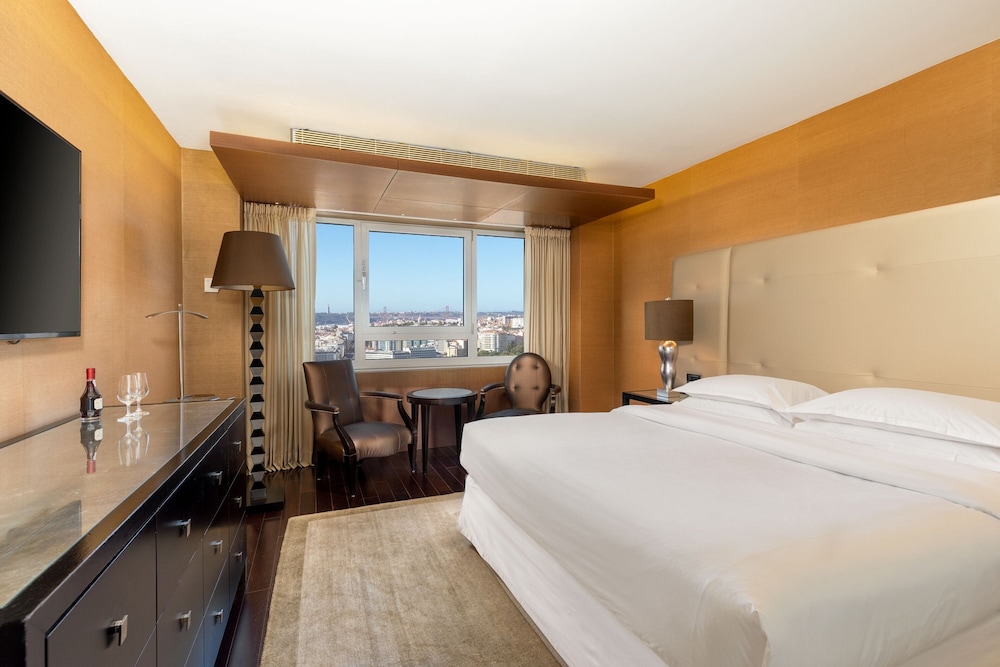 Executive Suite, 1 Queen Bed - Photo 4