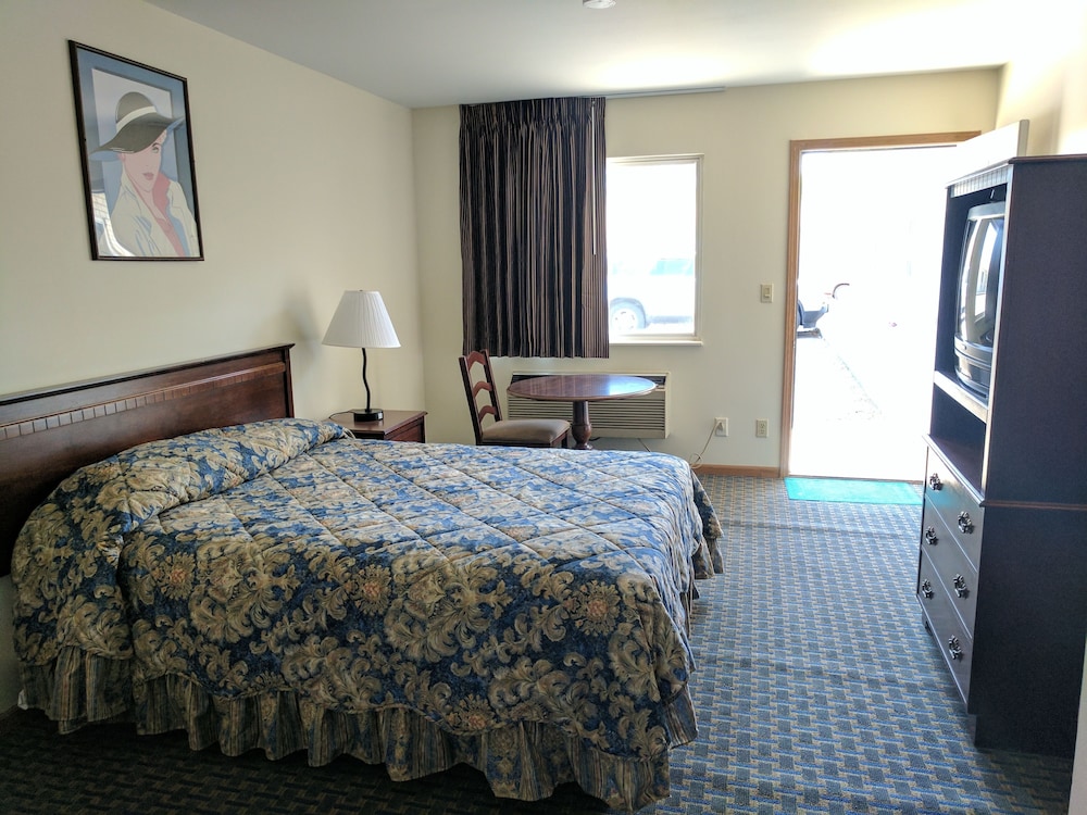 Standard Room, 1 Queen Bed photo 3