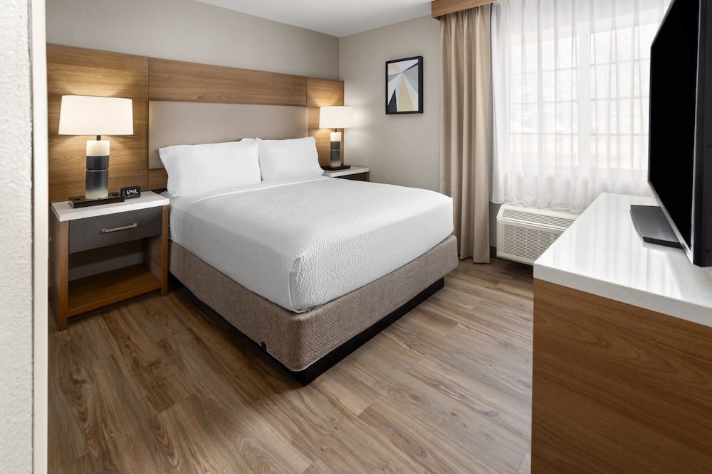 Suite, 1 Bedroom, Mobility Accessible (Communications) - Photo 8