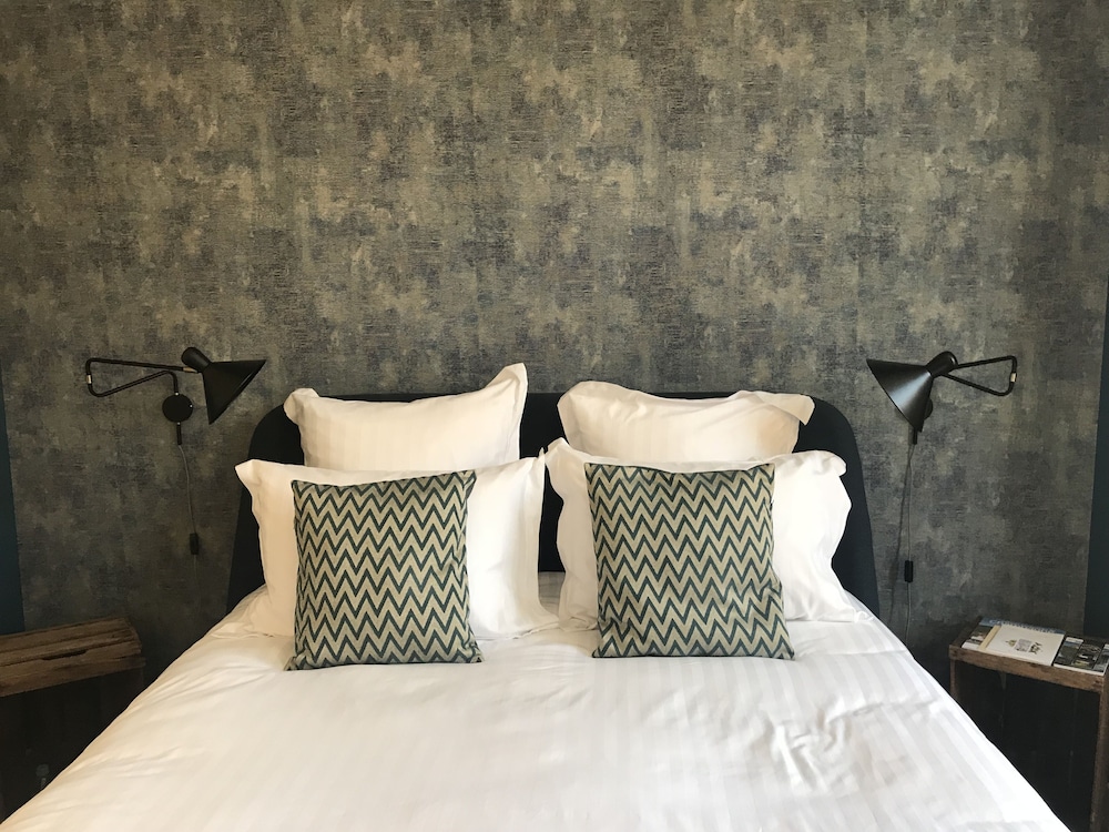 Deluxe Double Room, Private Bathroom photo 3