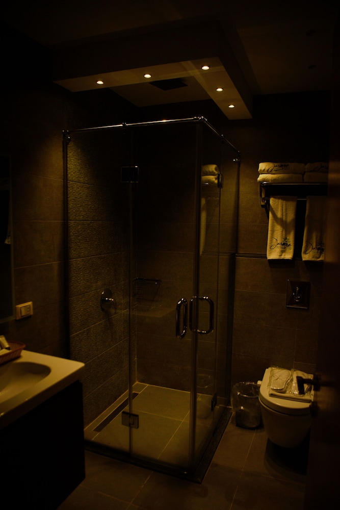 Junior Suite, Pool View - Photo 8