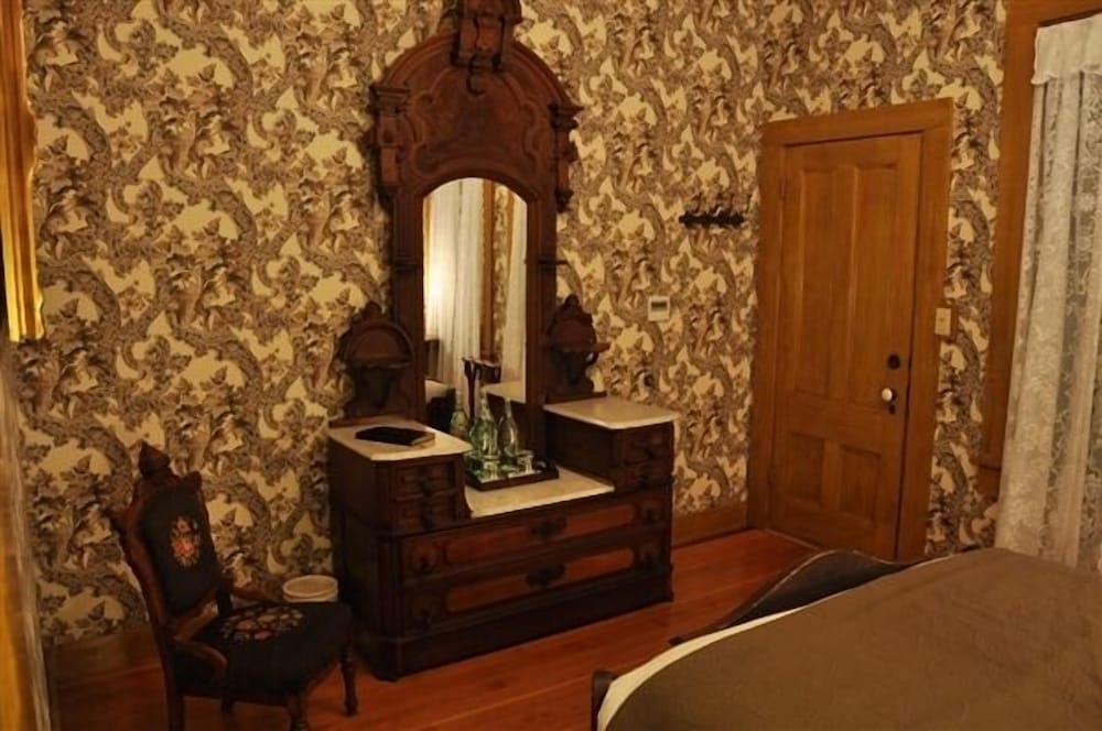 Room, 1 Queen Bed, Balcony, Park View (Josefa Bandini)