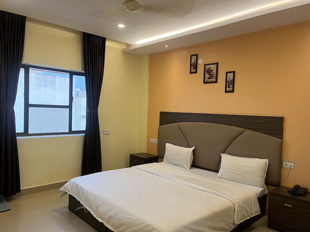 Luxury Suite, City View