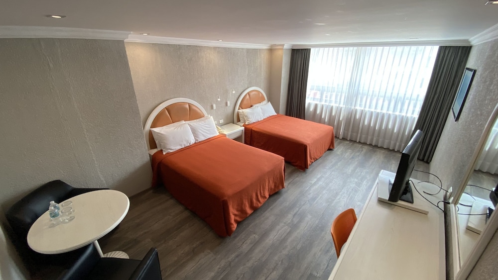 Double Room, 2 Double Beds - Photo 11